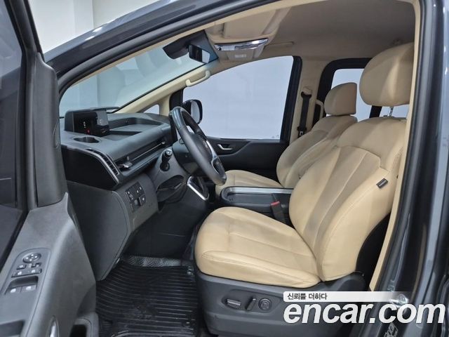 Hyundai Staria 2022 — photo 11