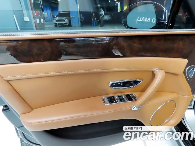 Bentley Flying Spur 2016 — photo 14