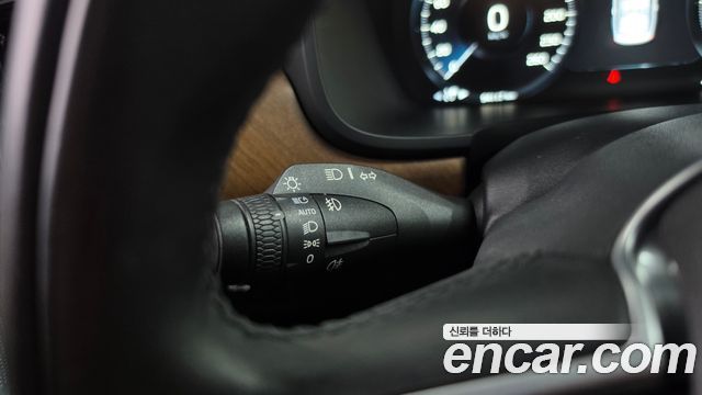 Volvo S90 2019 — photo 28