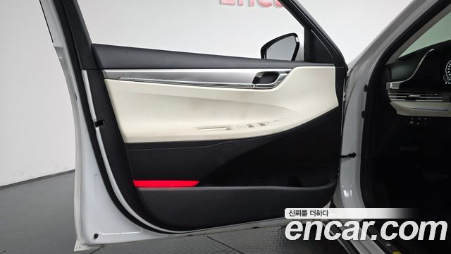 Hyundai Grandeur 2023 — photo 14