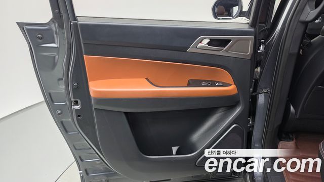 KG Mobility Rexton 2018 — photo 15