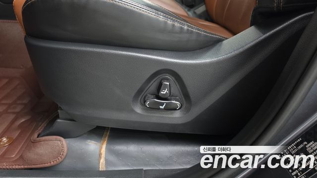 KG Mobility Rexton 2018 — photo 28