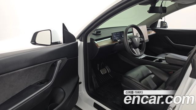 Tesla Model Y 2021 — photo 10