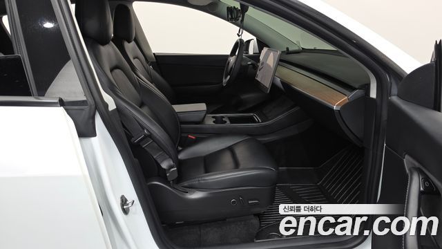 Tesla Model Y 2021 — photo 11