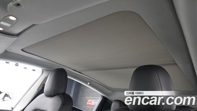 Tesla Model Y 2021 — photo 17