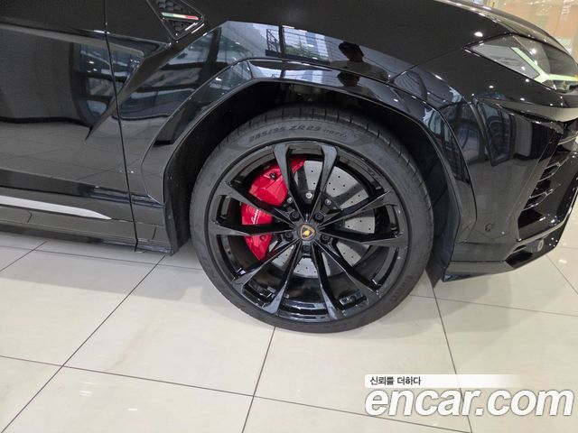 Lamborghini Urus 2021 — photo 5