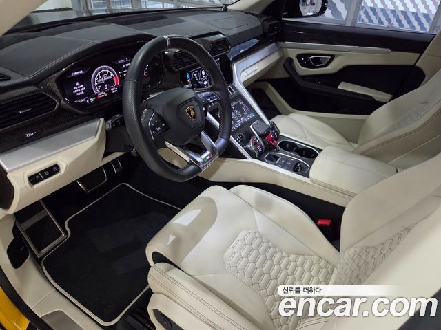Lamborghini Urus 2021 — photo 6