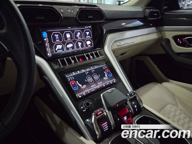 Lamborghini Urus 2021 — photo 8