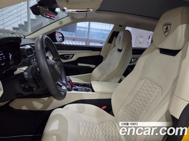 Lamborghini Urus 2021 — photo 13