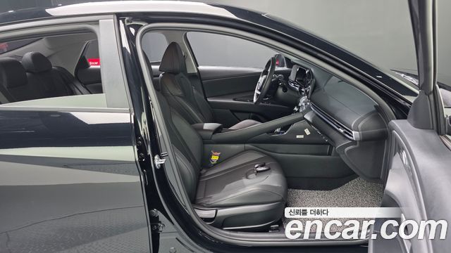 Hyundai AVANTE 2025 — photo 16
