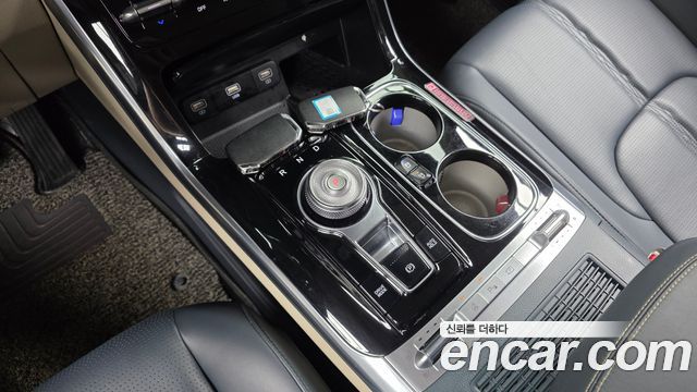 Kia Canival 2021 — photo 12