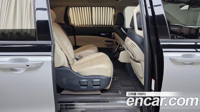 Kia Canival 2021 — photo 17