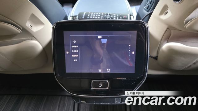 Kia Canival 2021 — photo 25