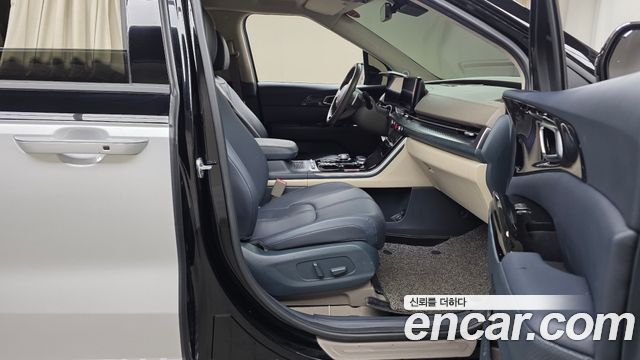 Kia Canival 2021 — photo 16