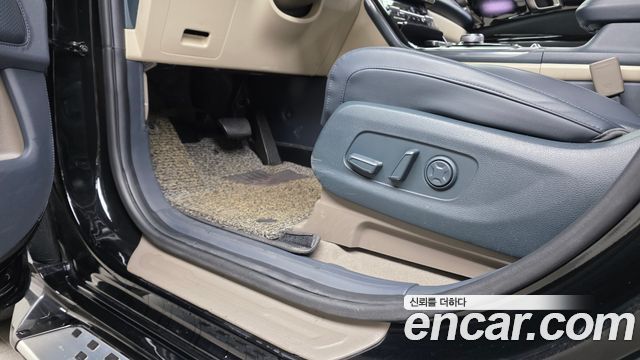 Kia Canival 2021 — photo 32