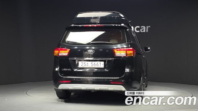 Kia Canival 2016 — photo 4