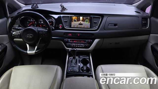 Kia Canival 2016 — photo 7