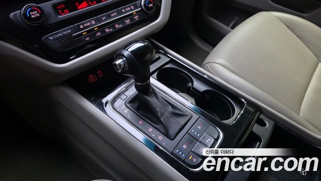 Kia Canival 2016 — photo 9