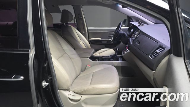 Kia Canival 2016 — photo 11