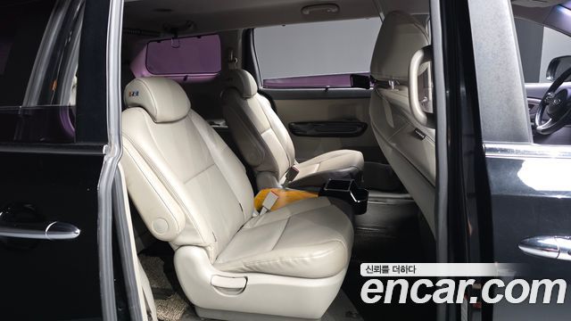 Kia Canival 2016 — photo 12