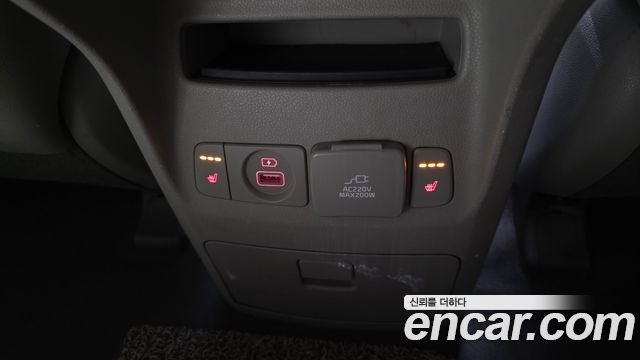Kia Canival 2016 — photo 19