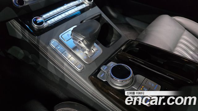 Genesis G90 2020 — photo 12