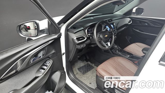 Chevrolet Korea Trailblazer 2021 — photo 17