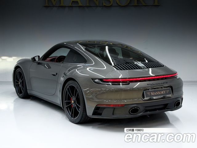 Porsche 911 2022 — photo 2