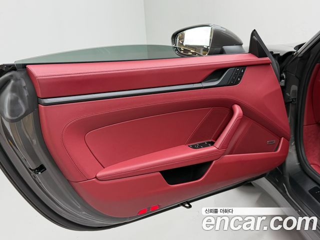 Porsche 911 2022 — photo 9