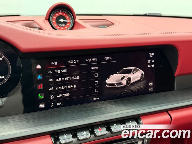 Porsche 911 2022 — photo 12