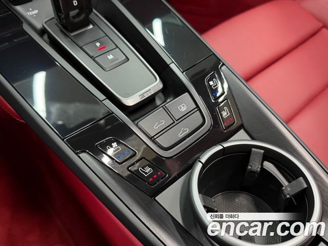 Porsche 911 2022 — photo 16