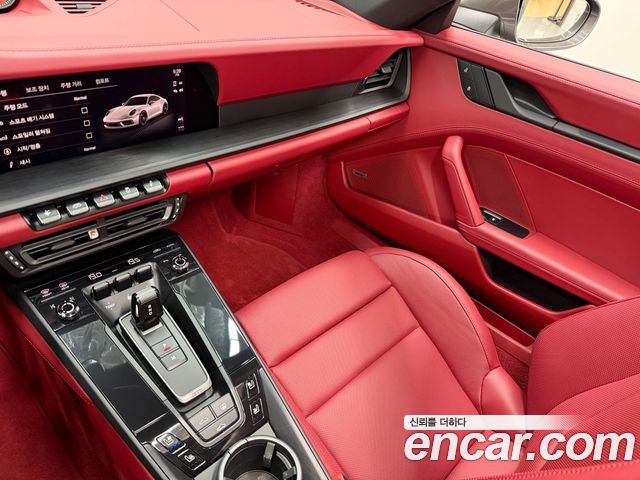 Porsche 911 2022 — photo 18