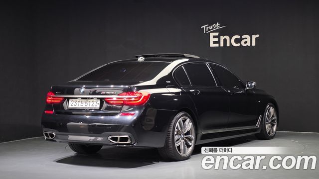 BMW 7-Series 2018 — photo 2