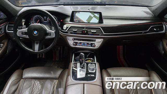 BMW 7-Series 2018 — photo 10