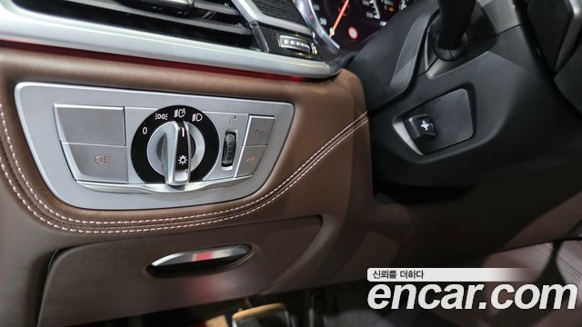 BMW 7-Series 2018 — photo 21