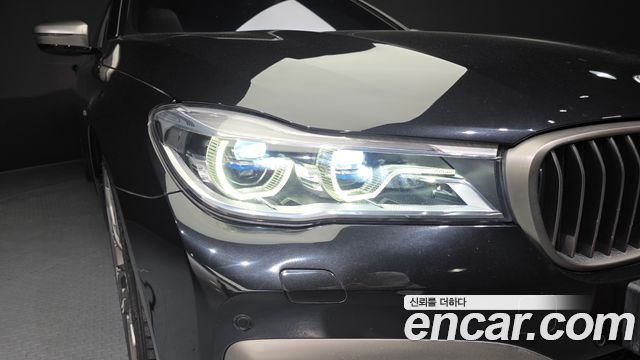 BMW 7-Series 2018 — photo 8