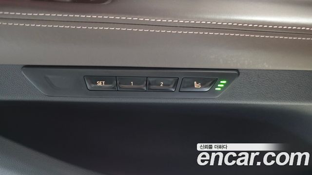 BMW 7-Series 2018 — photo 29