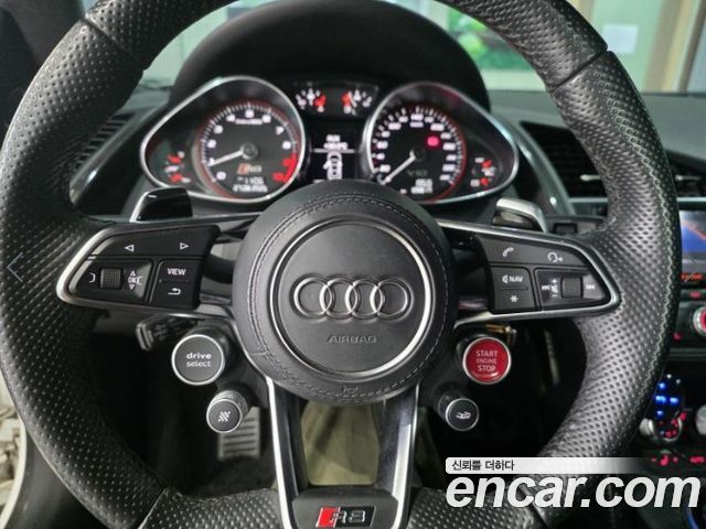 Audi R8 2014 — photo 10