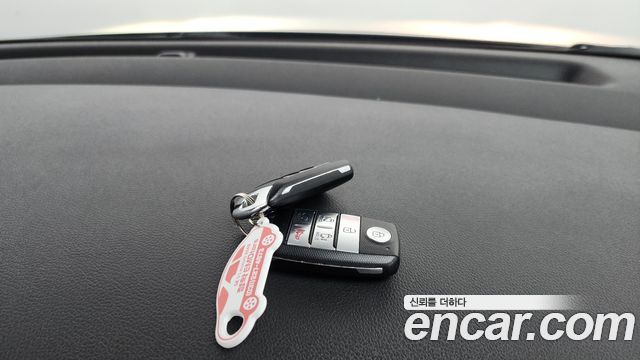 Kia Canival 2015 — photo 21