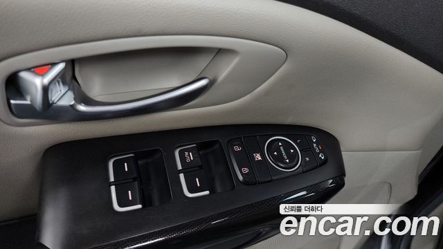 Kia Canival 2015 — photo 26