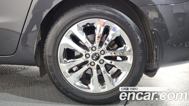 Kia Canival 2015 — photo 7