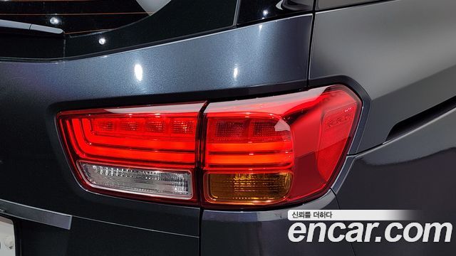 Kia Canival 2015 — photo 9