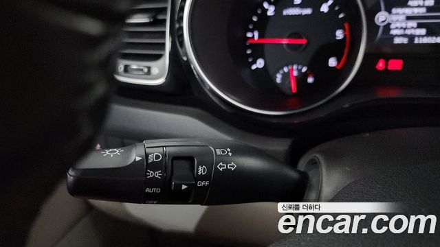 Kia Canival 2015 — photo 28