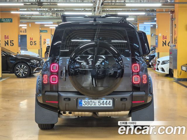 Land Rover Defender 2026 — photo 5
