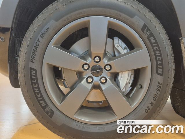 Land Rover Defender 2026 — photo 16