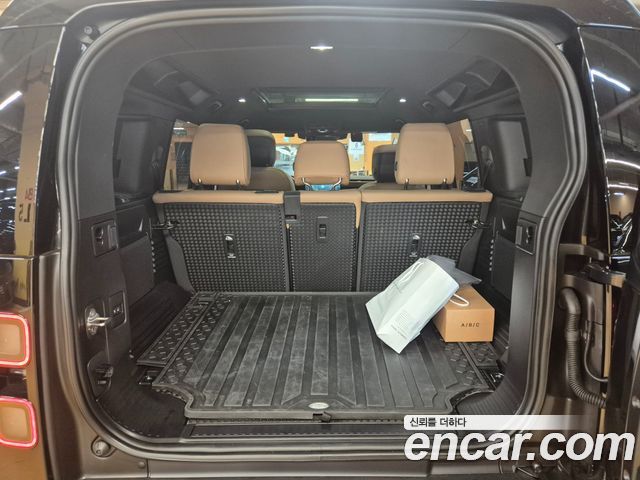 Land Rover Defender 2026 — photo 17
