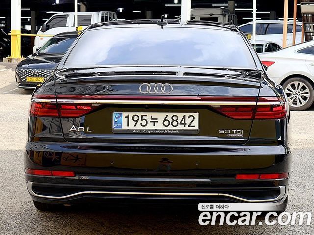 Audi A8 2023 — photo 4