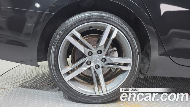 Audi A4 2019 — photo 5