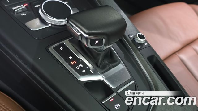 Audi A4 2019 — photo 9