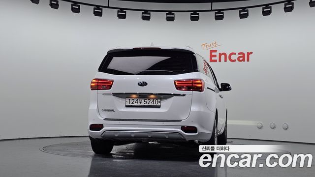 Kia Canival 2019 — photo 4